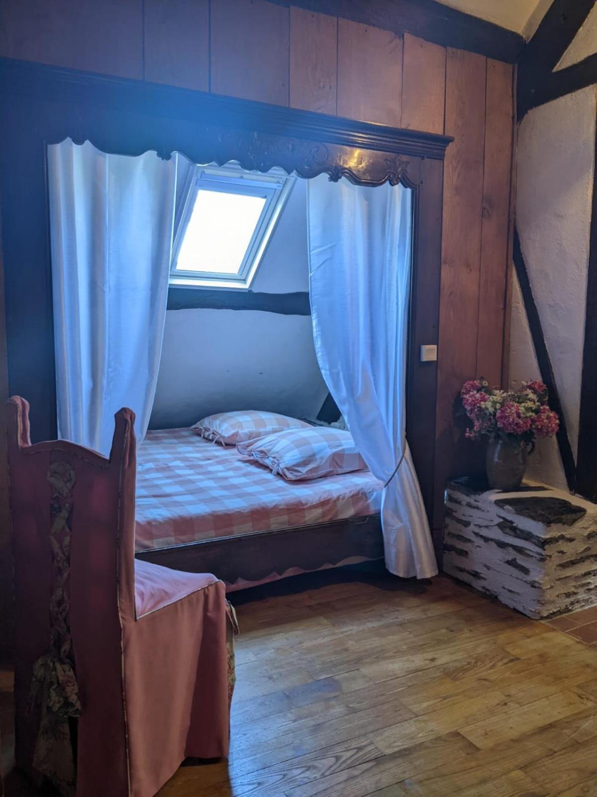 Chambre D'Hotes Saint Jacob Relais De Chasse Du XVIII Siecle Les Fougerêts Exteriör bild