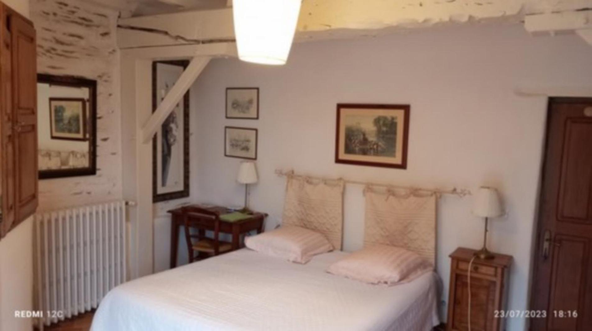 Chambre D'Hotes Saint Jacob Relais De Chasse Du XVIII Siecle Les Fougerêts Exteriör bild